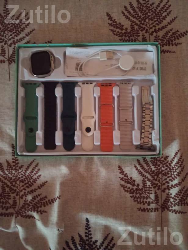 Smart Watch with 7 Interchangeable Straps Smart Watch with 7 Interchangeable Straps
