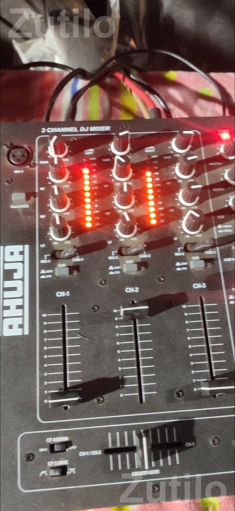 DJ Sound System Set with Ahuja Mixer and Bass DJ Sound System Set with Ahuja Mixer and Bass