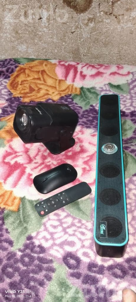 4K Projector with Remote, Wireless Mouse and Speaker - ઇલેક્ટ્રોનિક ઍક્સેસરીઝ - મહુવા - Image 3