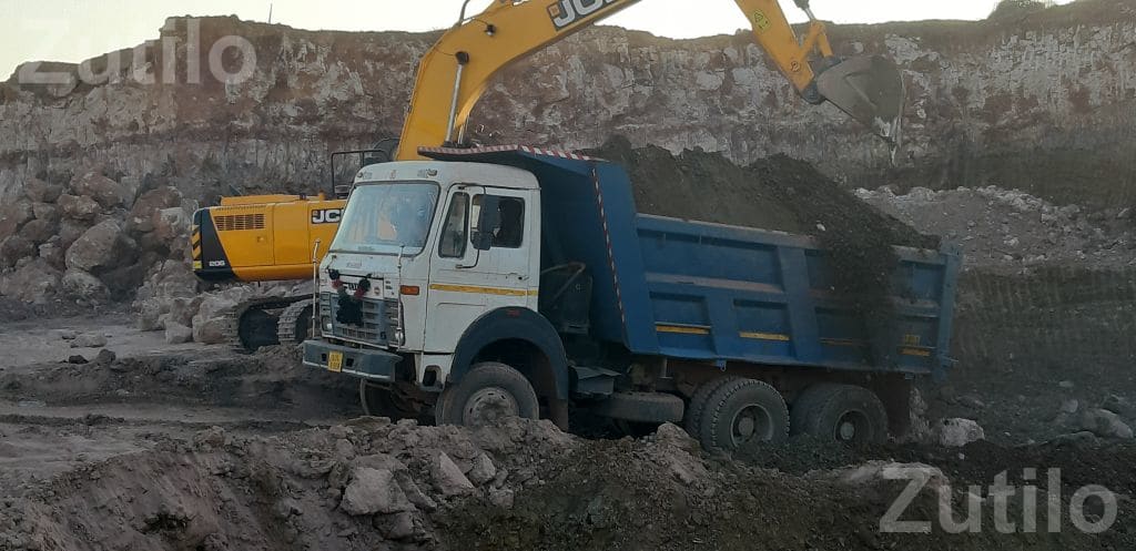 10 Wheel Hyva Damper Truck on Rent - ભાડે વાહનો - લાલપુર - Image 3