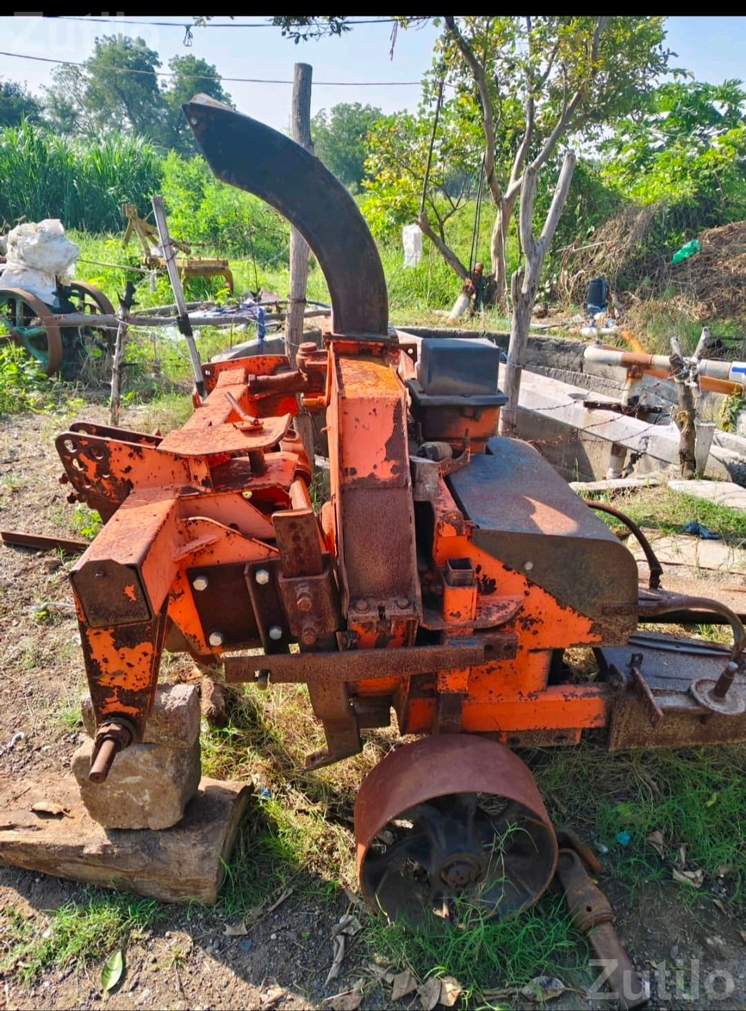 Industrial Shredder Machine in Good Condition Industrial Shredder Machine in Good Condition