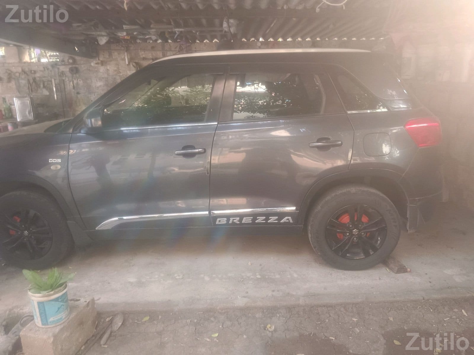 Maruti Suzuki Brezza ZDI 2 Owner Maruti Suzuki Brezza ZDI 2 Owner