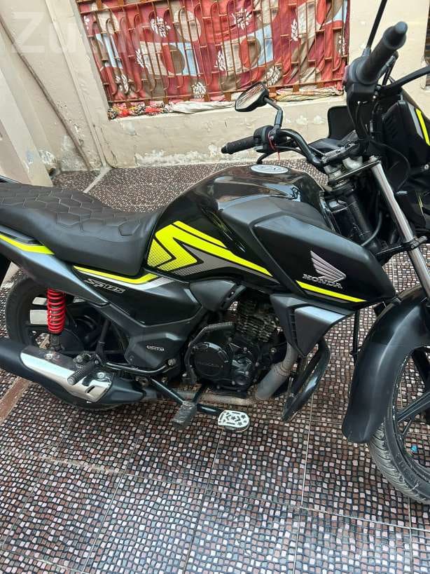 2021 Honda Motorcycle 8000 km Driven - બાઇક્સ - કલ્યાણપુર - Image 5