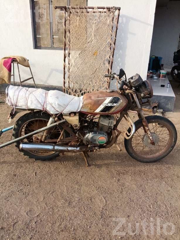 Suzuki Motorcycle with New Tyres - બાઇક્સ - ભાણવડ - Image 2