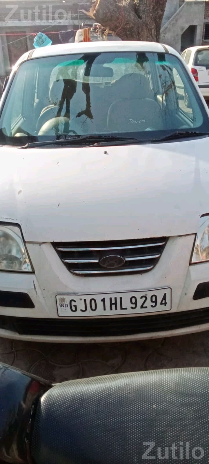 Hyundai Santro with Power Windows and Central Lock