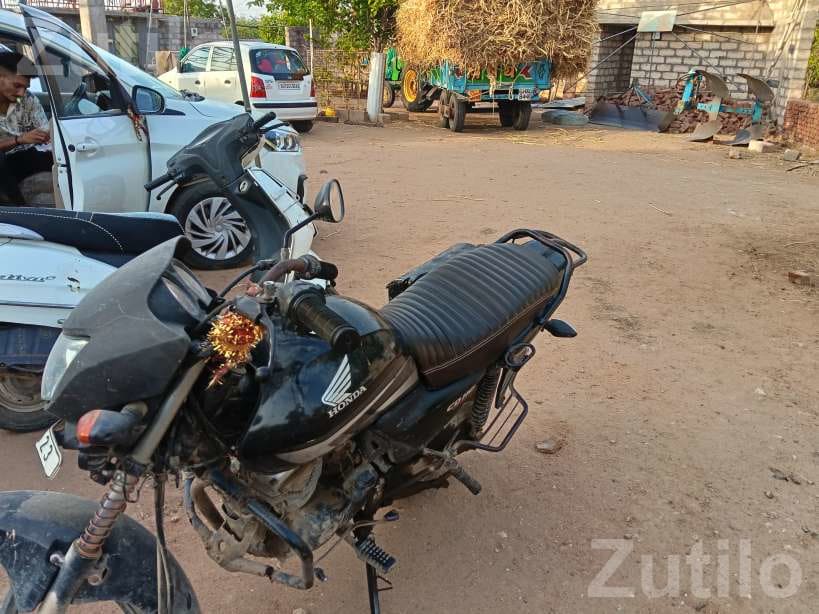 2015 Hero Honda CD Dream Petrol Bike - બાઇક્સ - વઢવાણ - Image 4