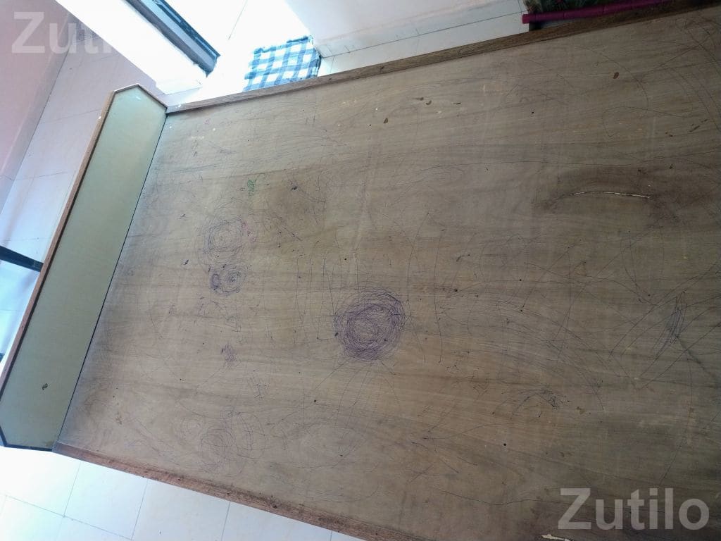 Wooden Palang Bed in Good Condition - પાંખા અને ગાદી - મુન્દ્રા - Image 3