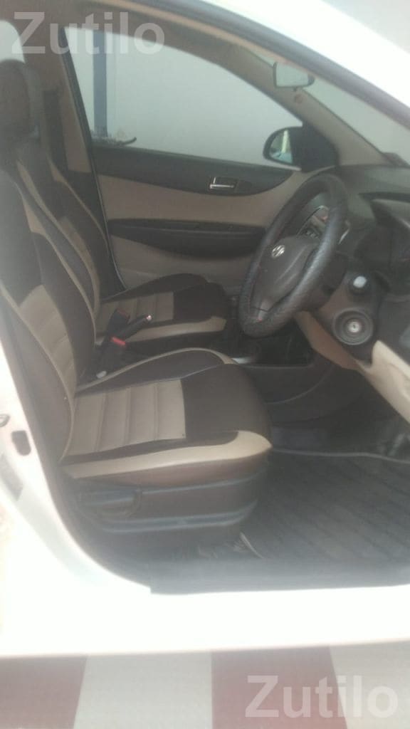 Hyundai i20 2014 Petrol Car for Sale - કાર - હળવદ - Image 2