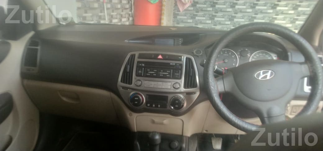Hyundai i20 2014 Petrol Car for Sale - કાર - હળવદ - Image 4
