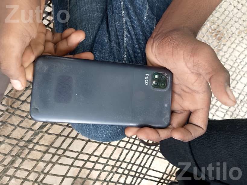 POCO Mobile Phone in Working Condition - Mobile Phones - Kadi - Image 4