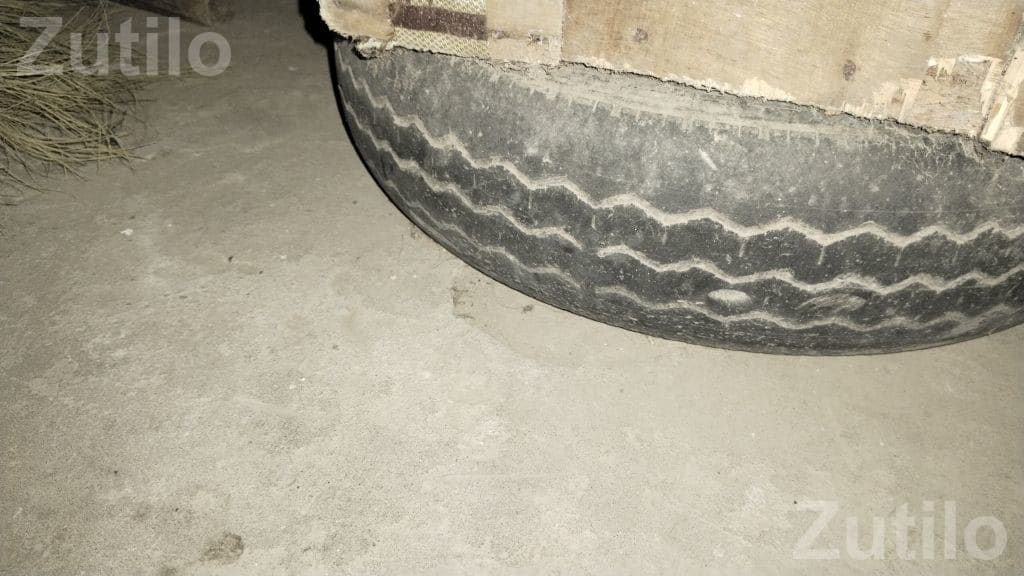 Maruti Eeco Original Used Tyres Set of 4 - Auto Parts - Visnagar - Image 3