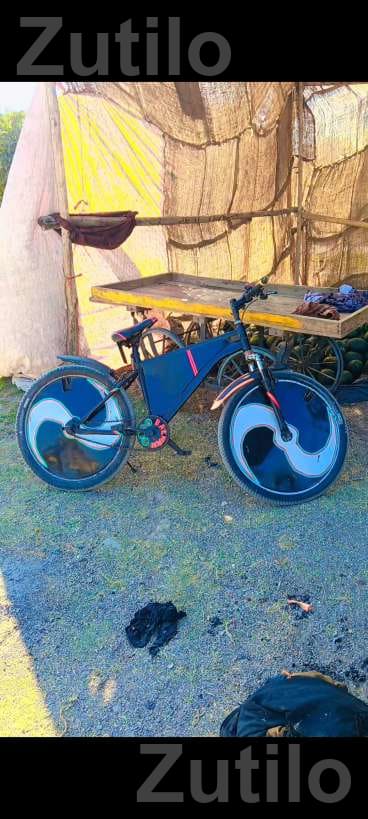 Hero Sola Bicycle with Disc Wheels Hero Sola Bicycle with Disc Wheels