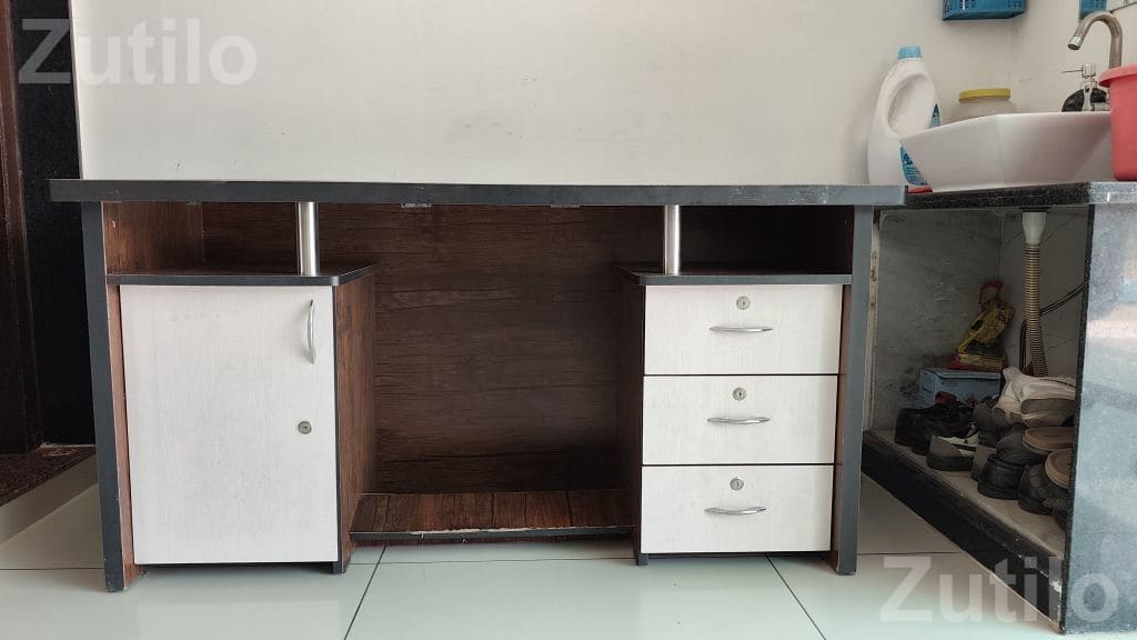 Office Table with Black Director Chair Set - ઓફિસ ફર્નિચર - હિંમતનગર - Image 5