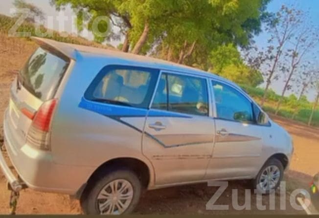 Toyota Innova 2005 Petrol CNG Toyota Innova 2005 Petrol CNG