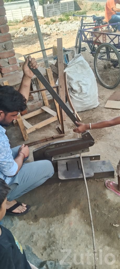 Manual Metal Cutting Machine - Tools & Hardware - Ahmedabad City - Image 2