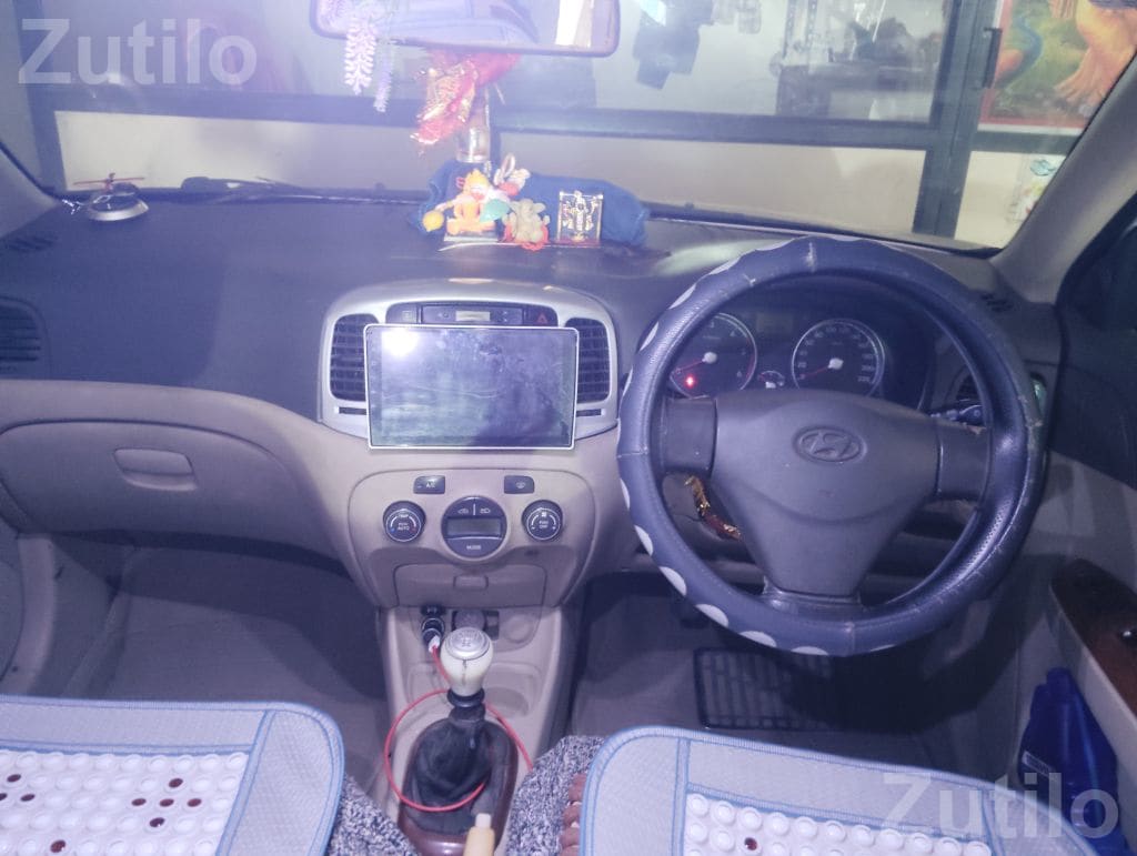 2011 Hyundai Verna Diesel Manual Car - કાર - કરજન - Image 3