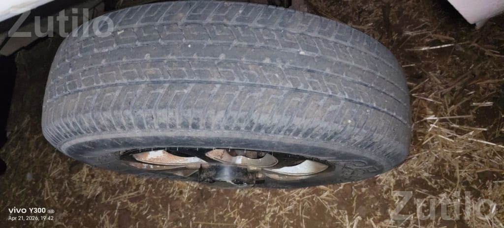 Car Tyre With Alloy Wheel Car Tyre With Alloy Wheel