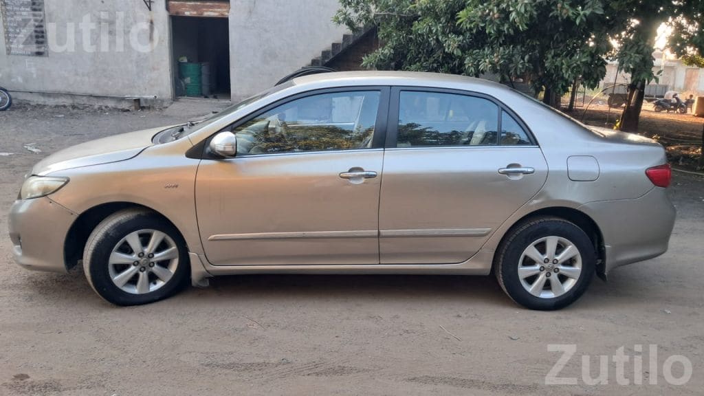 Toyota Corolla Altis 2009 Petrol CNG Sedan - કાર - જસદણ - Image 2