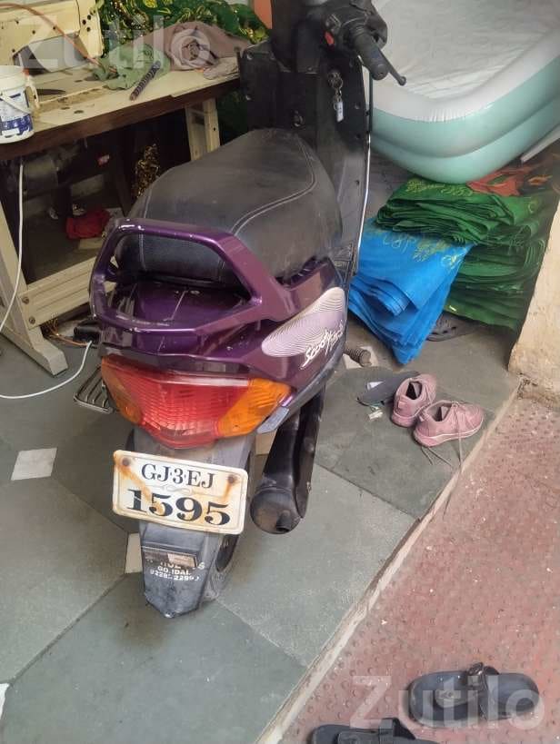 TVS Scooty Teenz 2011 Purple Scooter - બાઇક્સ - રાજકોટ શહેર - Image 3