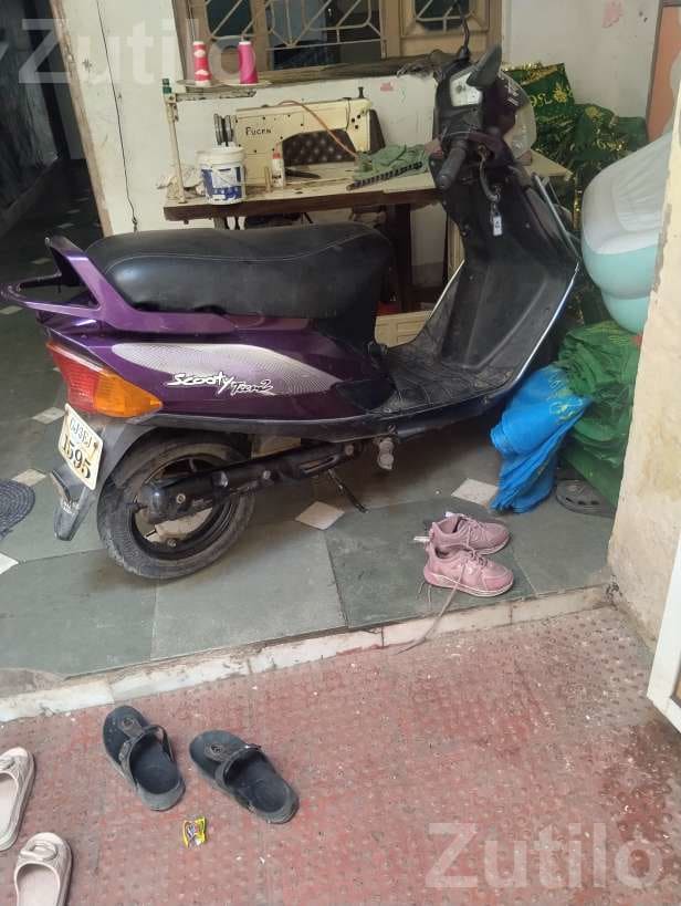 TVS Scooty Teenz 2011 Purple Scooter - બાઇક્સ - રાજકોટ શહેર - Image 4