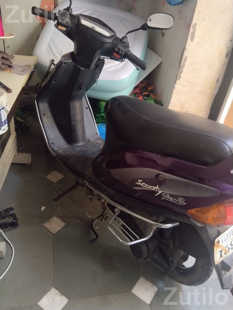 TVS Scooty Teenz 2011 Purple Scooter - બાઇક્સ - રાજકોટ શહેર - Image 5