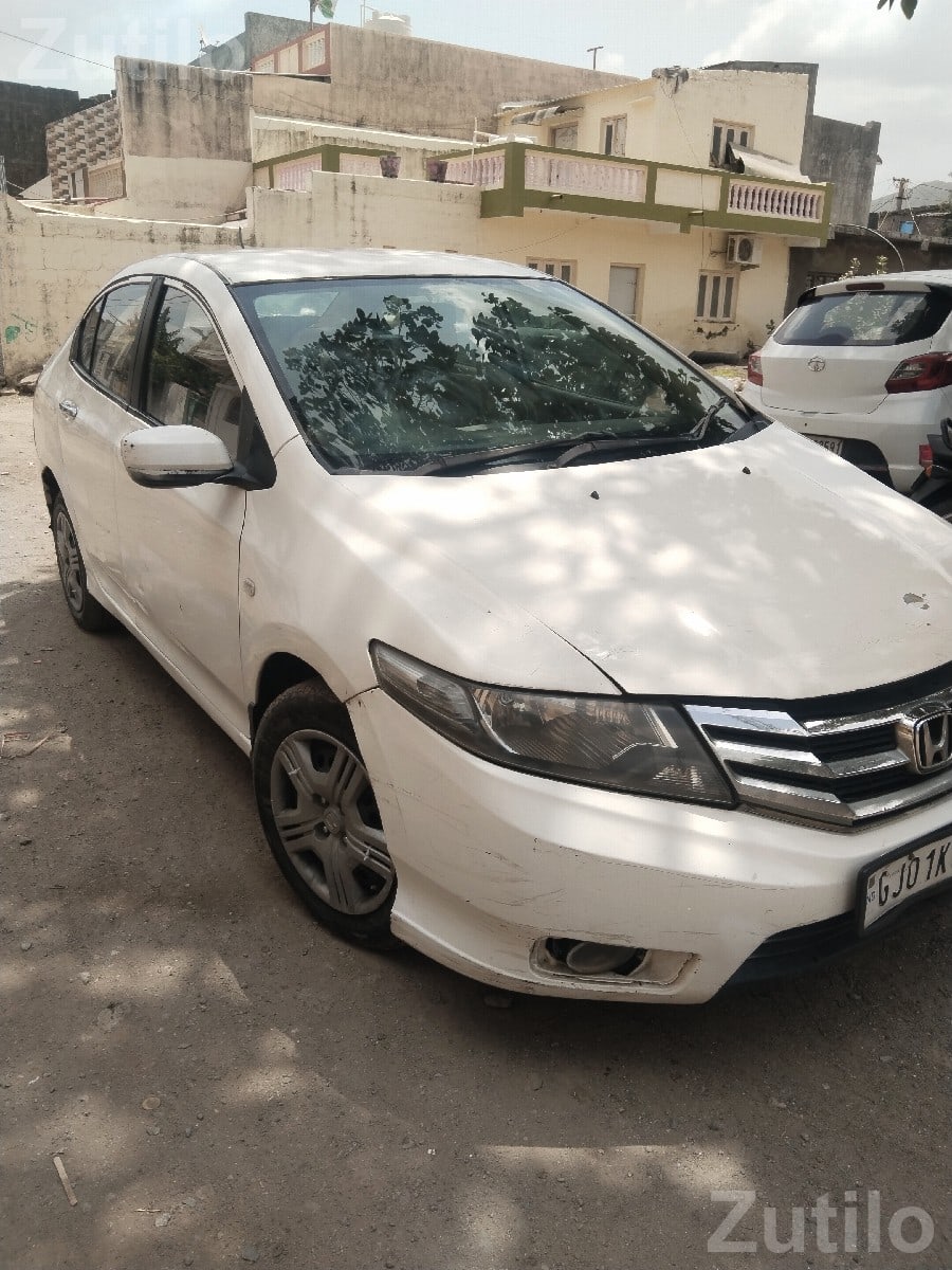 2011 Honda City White Sedan, 5th Owner 2011 Honda City White Sedan, 5th Owner