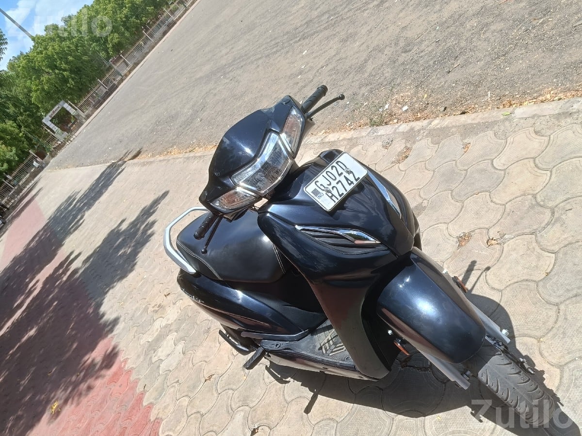 Honda Activa 6G Black and Blue Scooter - Bikes - Gondal - Image 3
