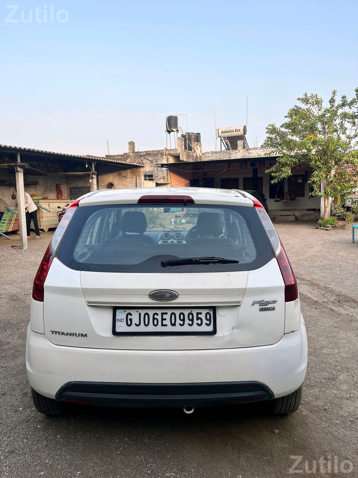 Ford Figo Titanium Diesel White Car - કાર - અમરેલી - Image 3