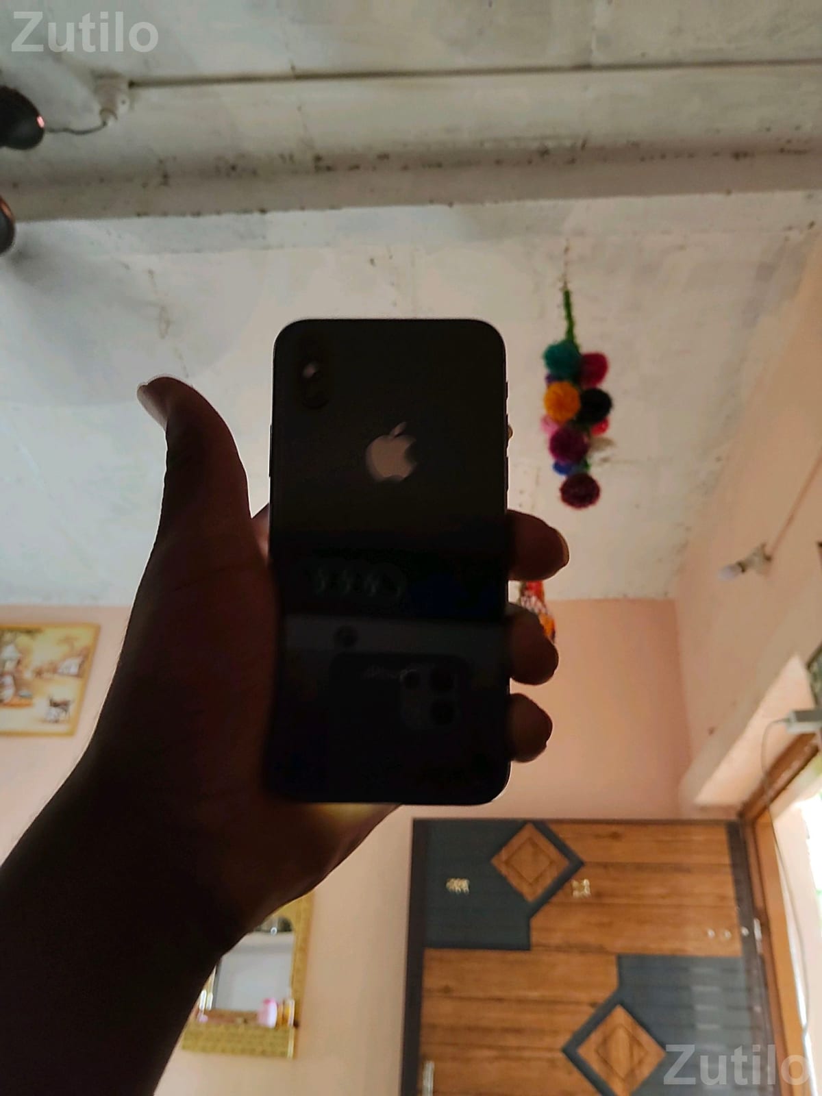 Used iPhone S, 2 Years Old Used iPhone S, 2 Years Old