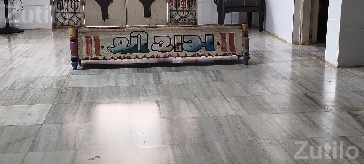 Traditional Wooden Cot with Painted Design Traditional Wooden Cot with Painted Design
