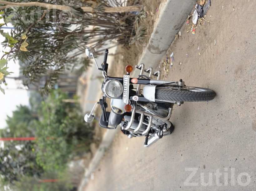 Royal Enfield 2016 Model Motorcycle Royal Enfield 2016 Model Motorcycle