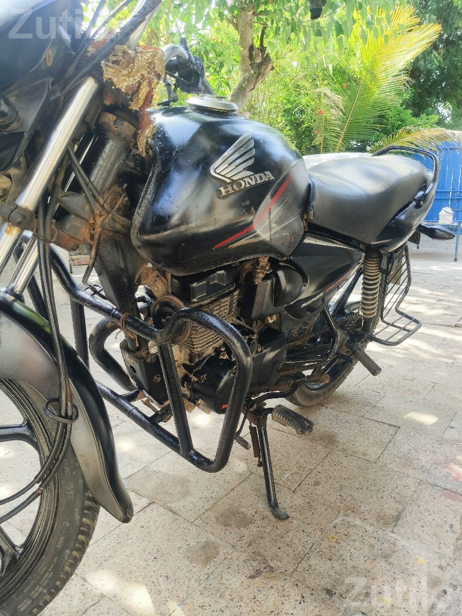 2014 Honda CB Shine with New Tubeless Tyres - Bikes - Dhokadva - Image 3