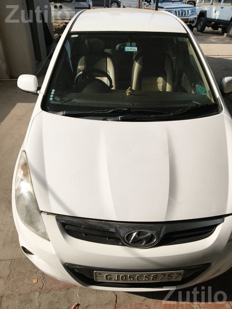 Hyundai i20 2011 Petrol 2nd Owner - કાર - પાલનપુર - Image 4