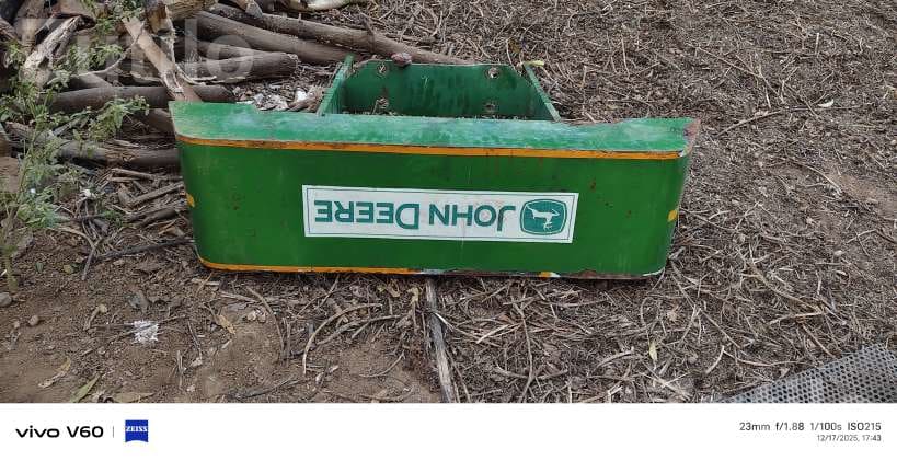 John Deere Tractor Bumper in Like New Condition - Auto Parts - Deesa - Image 2