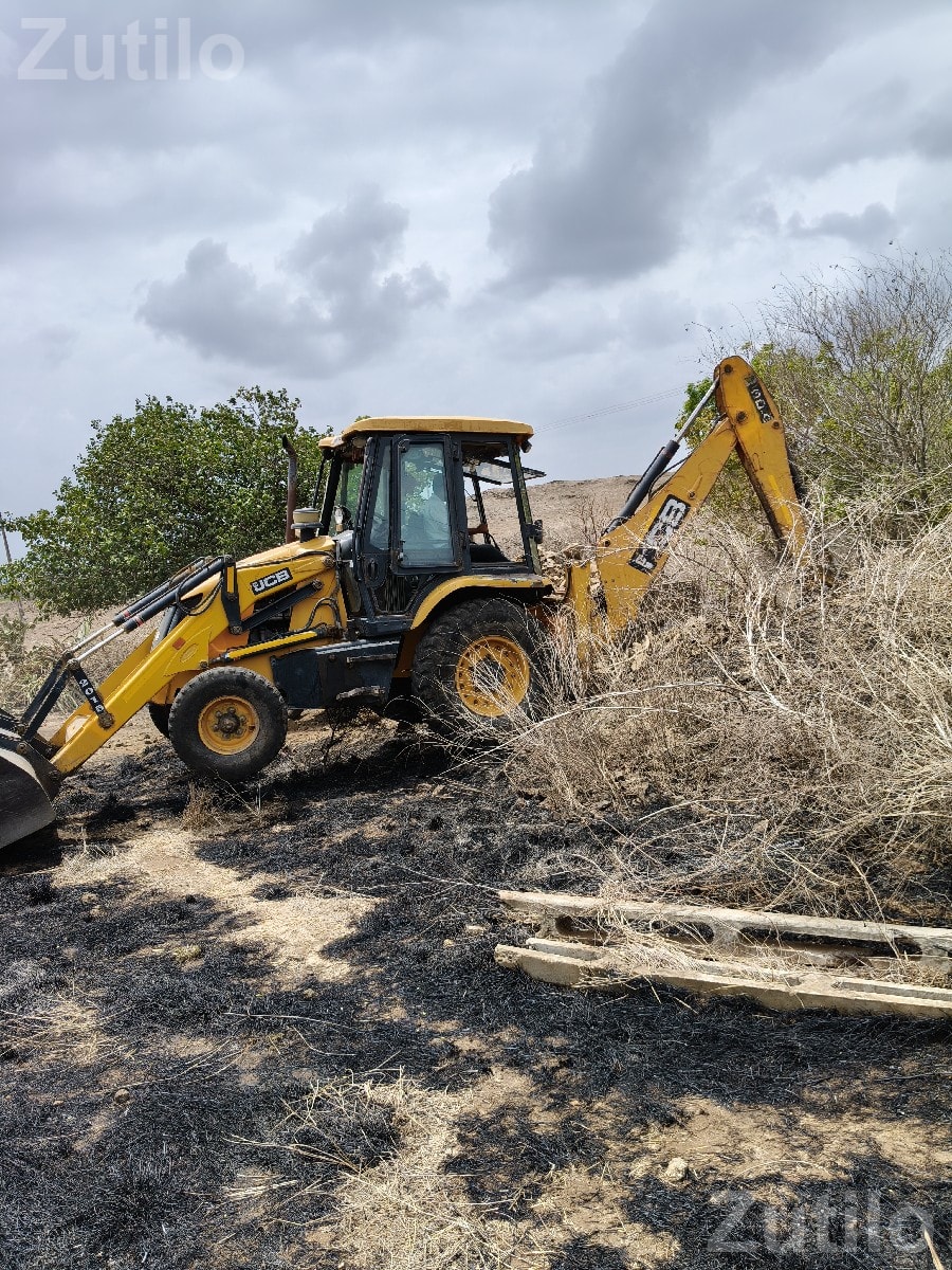 2015 JCB Backhoe Loader, No Welding - બાંધકામના વાહનો - જામજોધપુર - Image 3