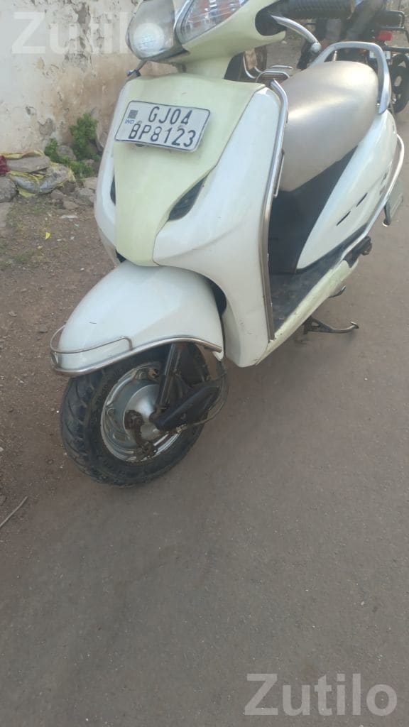 2013 Honda Activa Scooter with New Tyres - Bikes - Bhavnagar City - Image 3