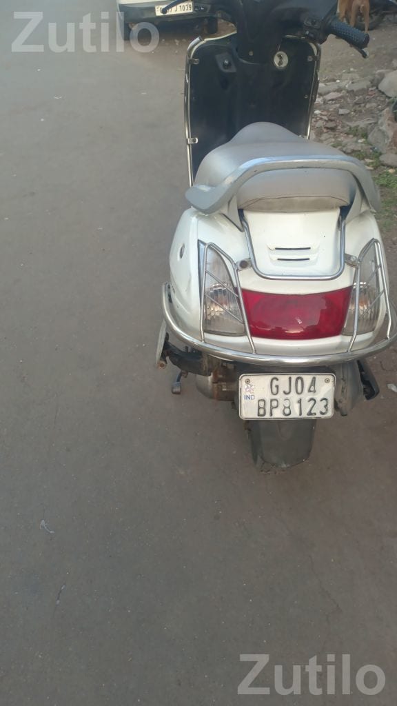 2013 Honda Activa Scooter with New Tyres - Bikes - Bhavnagar City - Image 4