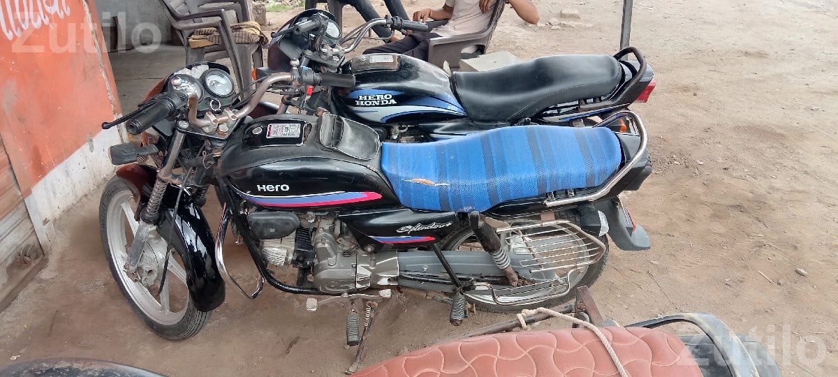 Hero Honda Splendor Bikes 2013 and 2019 Hero Honda Splendor Bikes 2013 and 2019