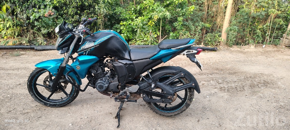 2014 Yamaha FZS V2.0 Blue and Black Bike 2014 Yamaha FZS V2.0 Blue and Black Bike