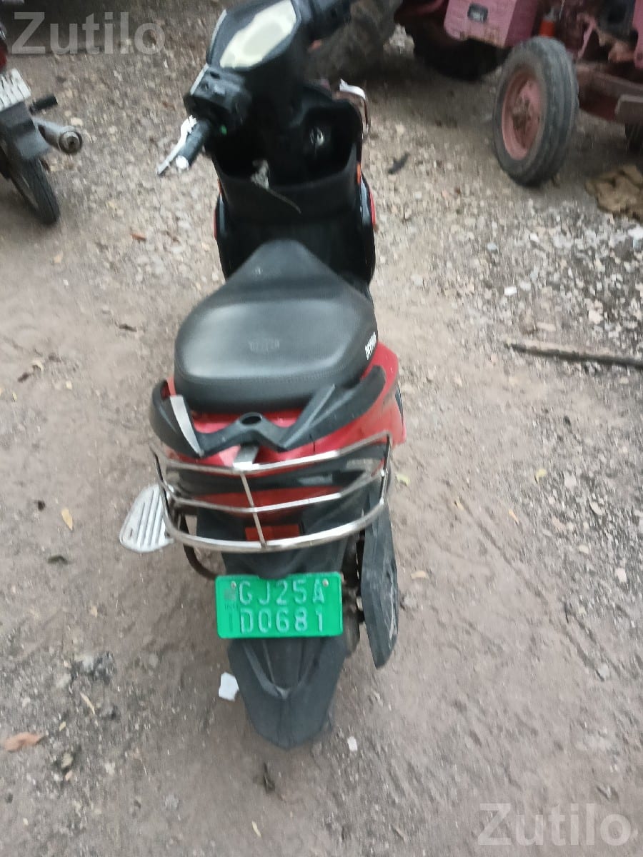 Red Electric Scooty, Single Owner - બાઇક્સ - પોરબંદર - Image 3