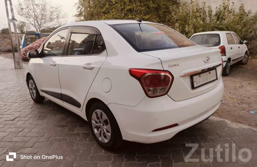2016 Hyundai Xcent Petrol CNG Sedan 2016 Hyundai Xcent Petrol CNG Sedan