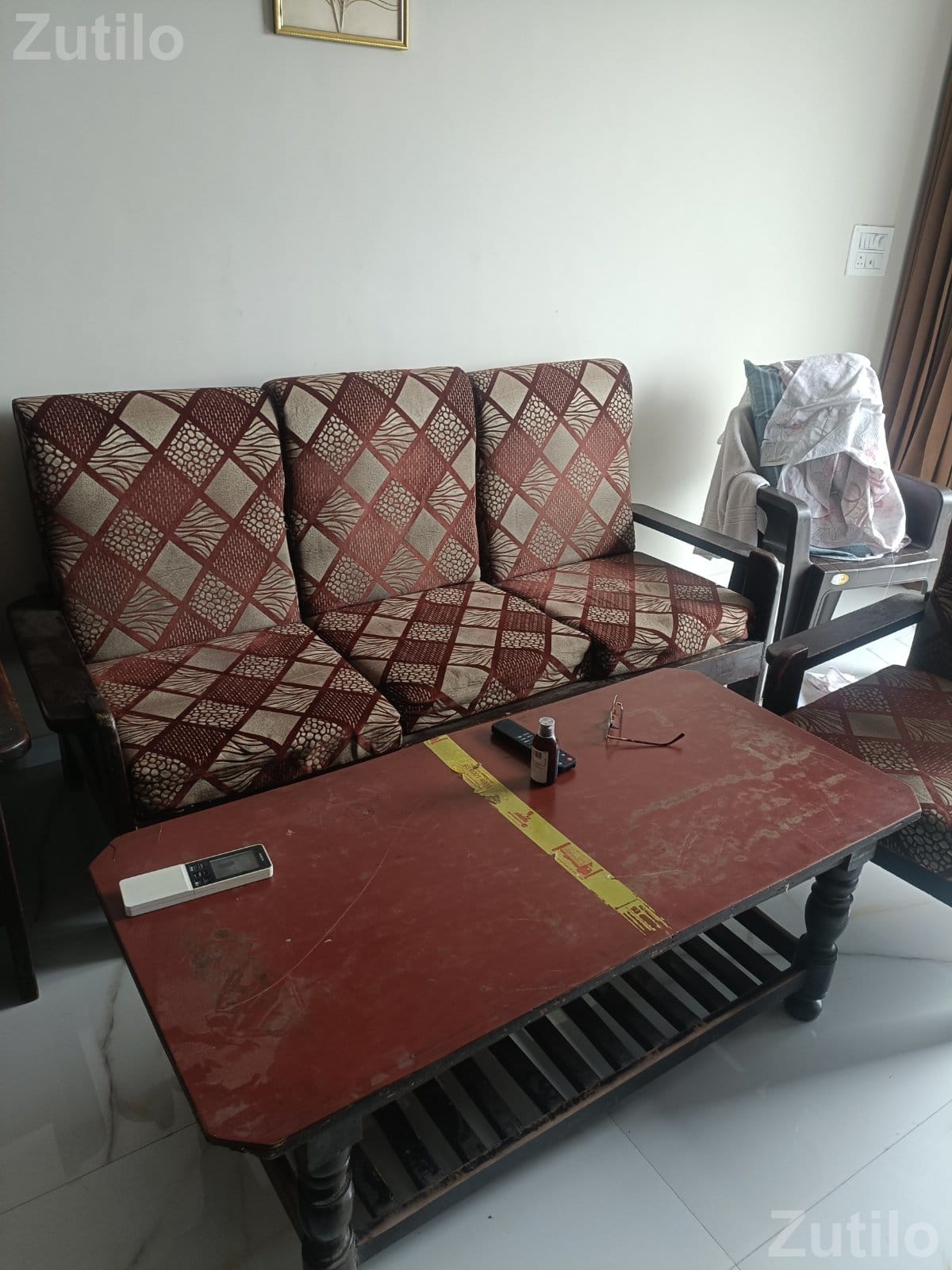 5 seater wooden sofa with center table 5 seater wooden sofa with center table