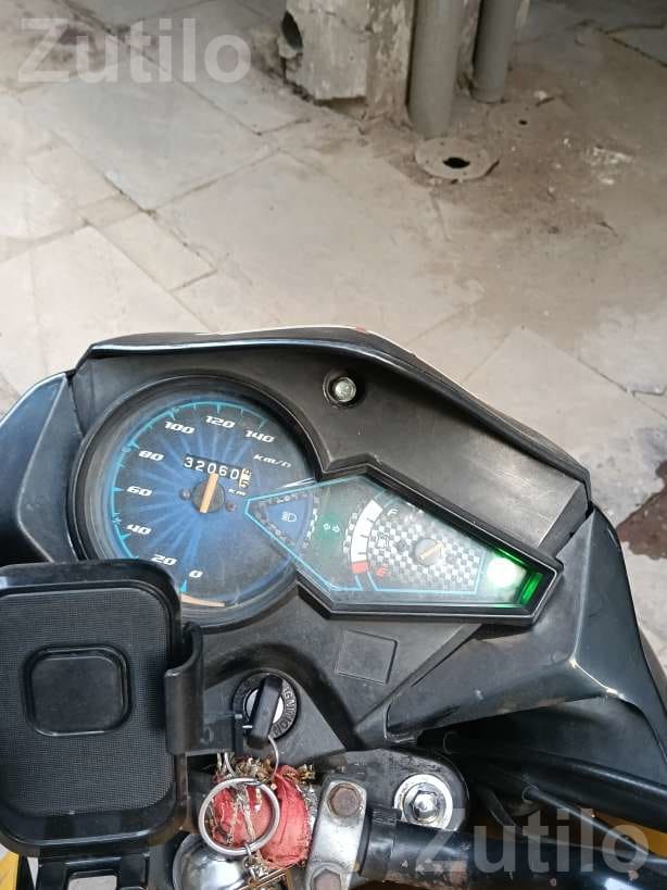 2011 Yellow Single Cylinder Motorcycle - Bikes - Ahmedabad City - Image 5