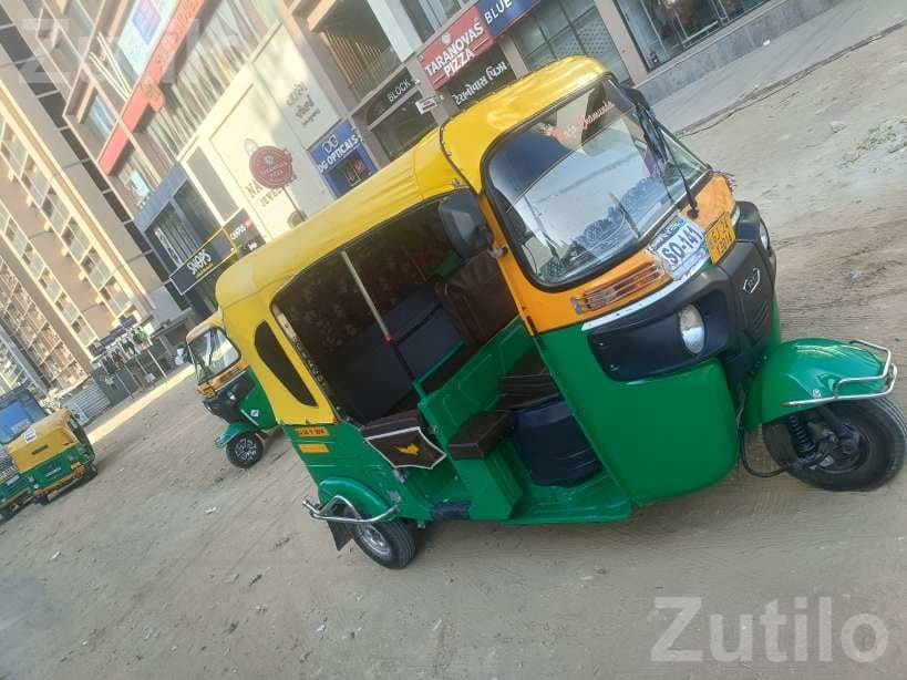 2026 Model Green Yellow Auto Rickshaw