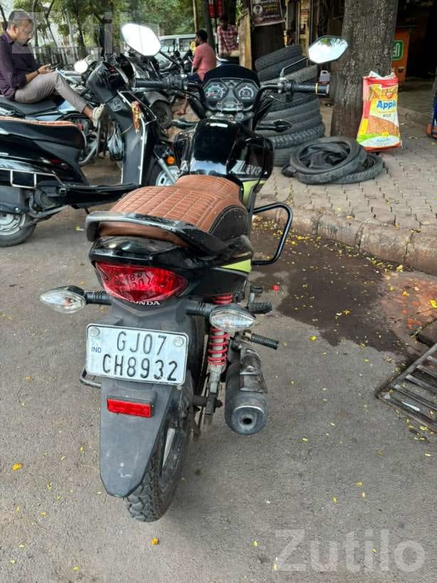 Honda Livo 2017 Bike, 3rd Owner - Bikes - Surat City - Image 5