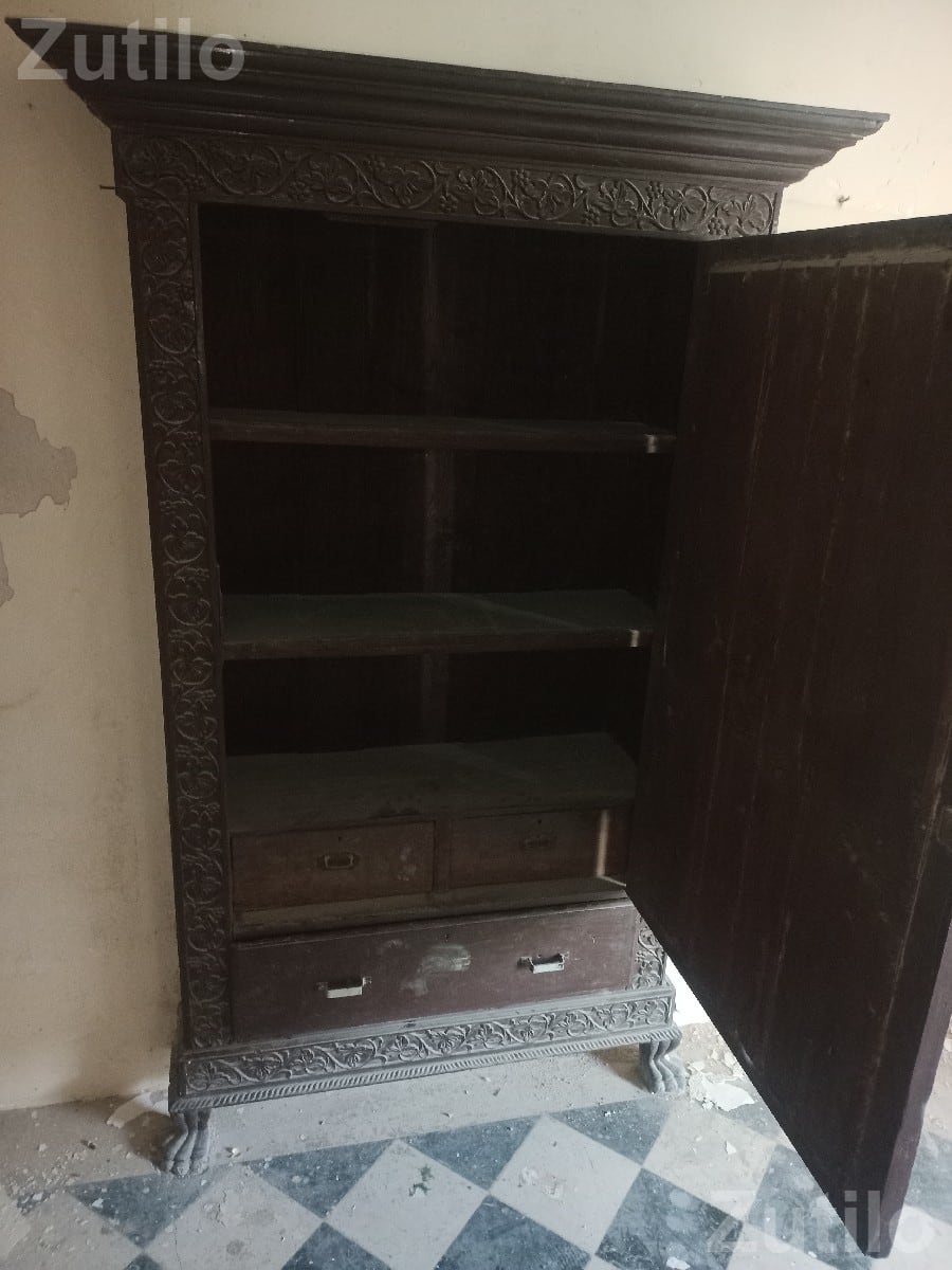 Carved Wooden Wardrobe with Mirror and Drawer - કબાટ અને સ્ટોરેજ - માંગ્રોળ - Image 2