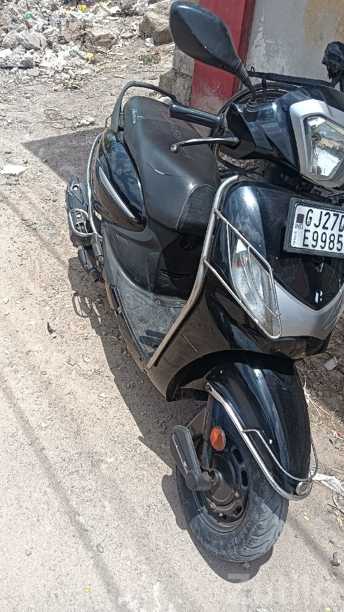 2020 Pleasure Plus Scooter, Second Owner - બાઇક્સ - કેશોદ - Image 4