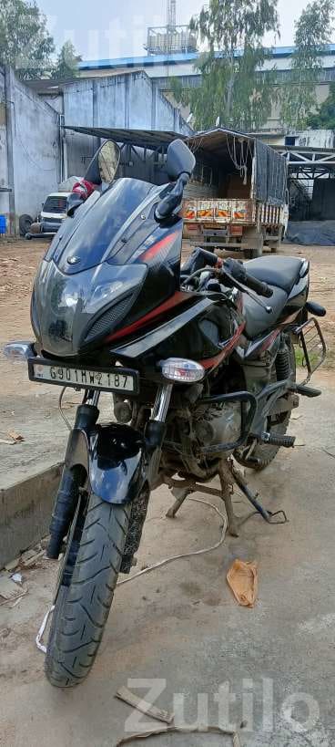 Bajaj Pulsar 220 2017 Petrol Bike - Bikes - Palanpur - Image 4