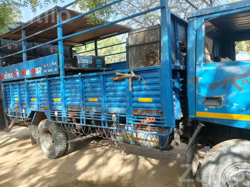 2003 Eicher 14 Ft Commercial Truck