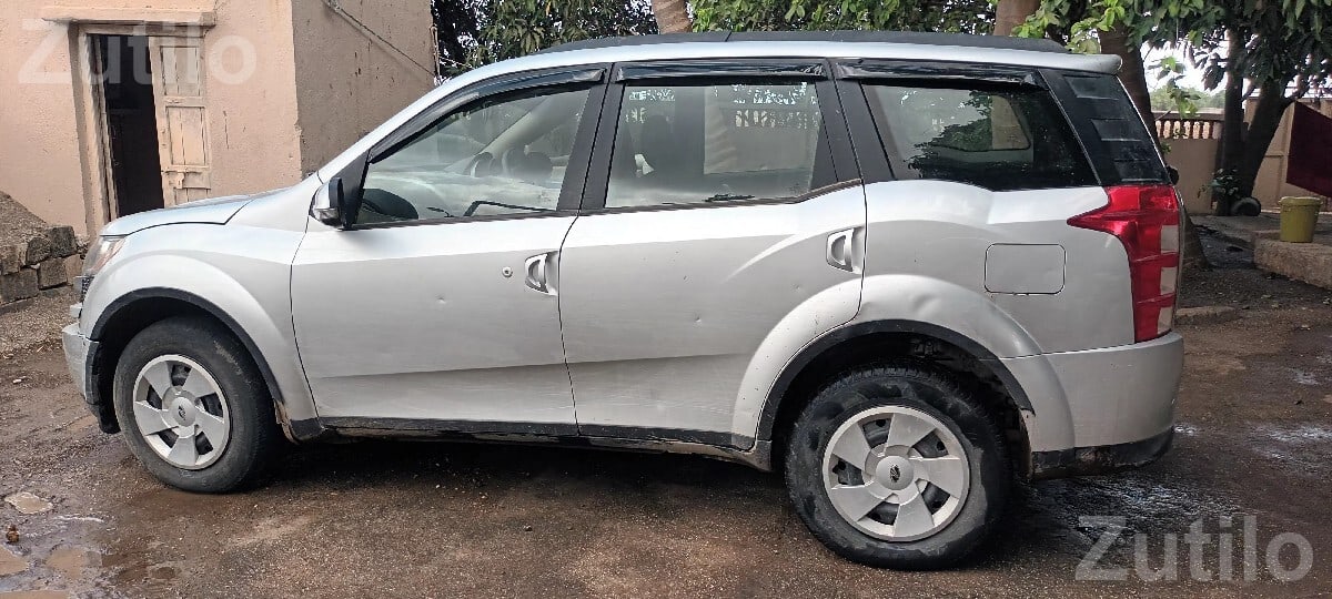 Mahindra XUV500 2012 Silver SUV